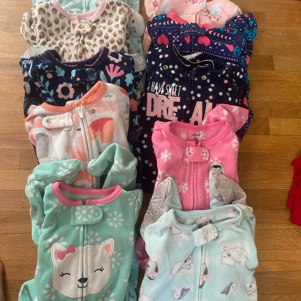 9 month fleece pajamas - 10 pieces - Picture 2 of 2
